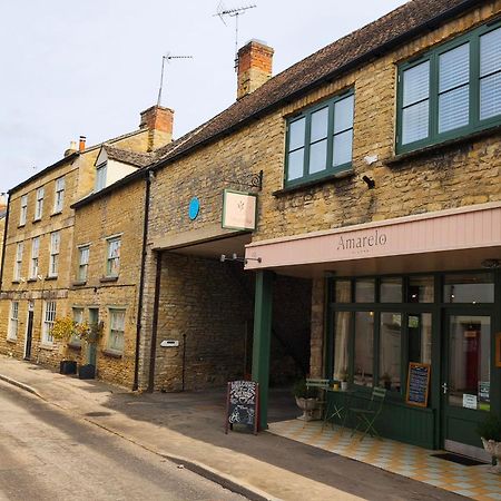 Amarelo Apartment, Central Charlbury, 1 Super King Bed Kültér fotó